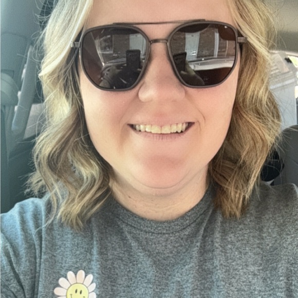 Meet your Posher, Lindsay - Picture 1 of 1